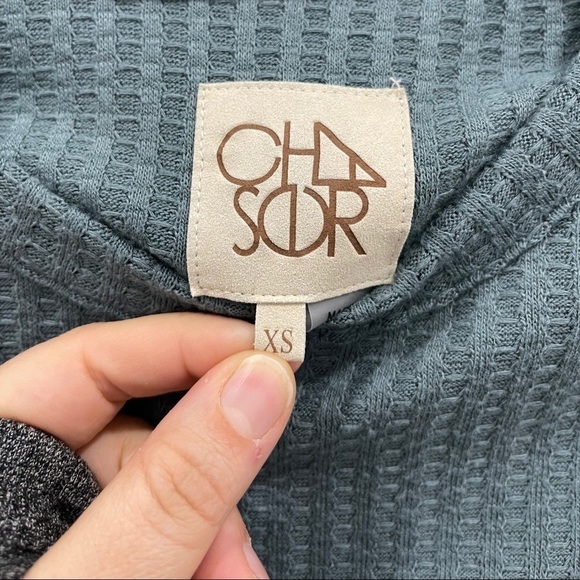 Chaser Long Button Sleeve Waffle Thermal Top XS - Picture 3 of 7